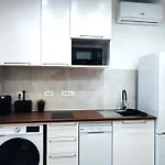Dvori & *