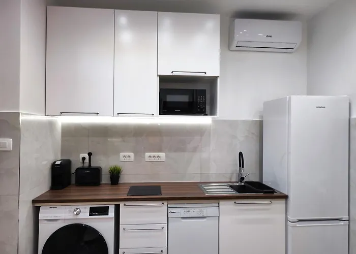 Διαμέρισμα Bacvice & *